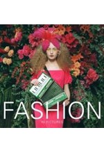 FASHION IN PICTURES PB