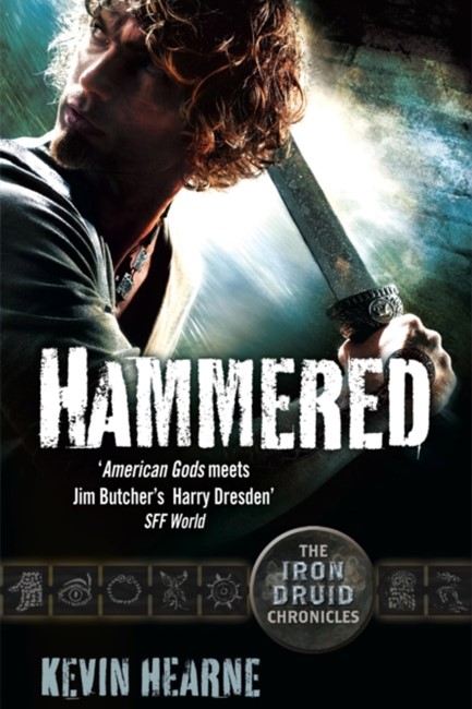 HAMMERED  : THE IRON DRUID CHRONICLES